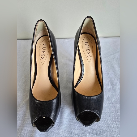 GUESS Honora Black  Peep-Toe Platform Pumps Size 6M - Picture 2 of 7